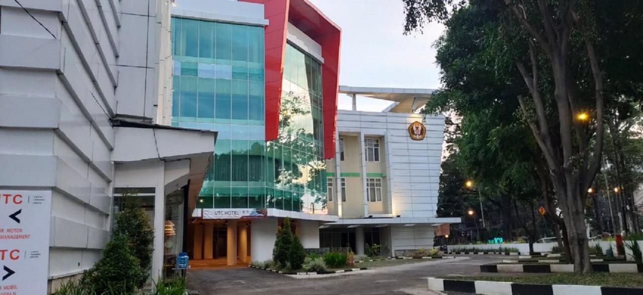 Utc Dago Hotel บันดุง ภายนอก รูปภาพ