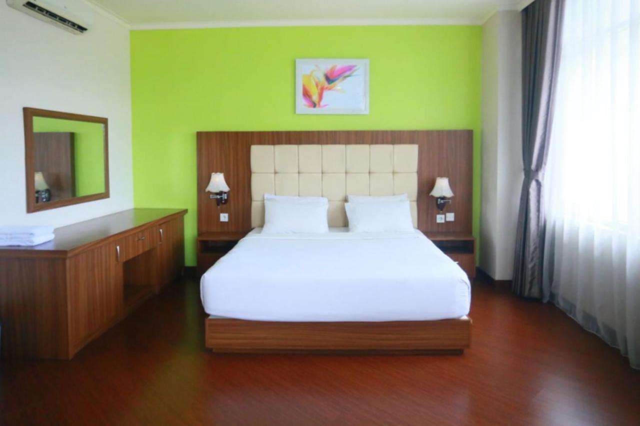 Utc Dago Hotel บันดุง ภายนอก รูปภาพ